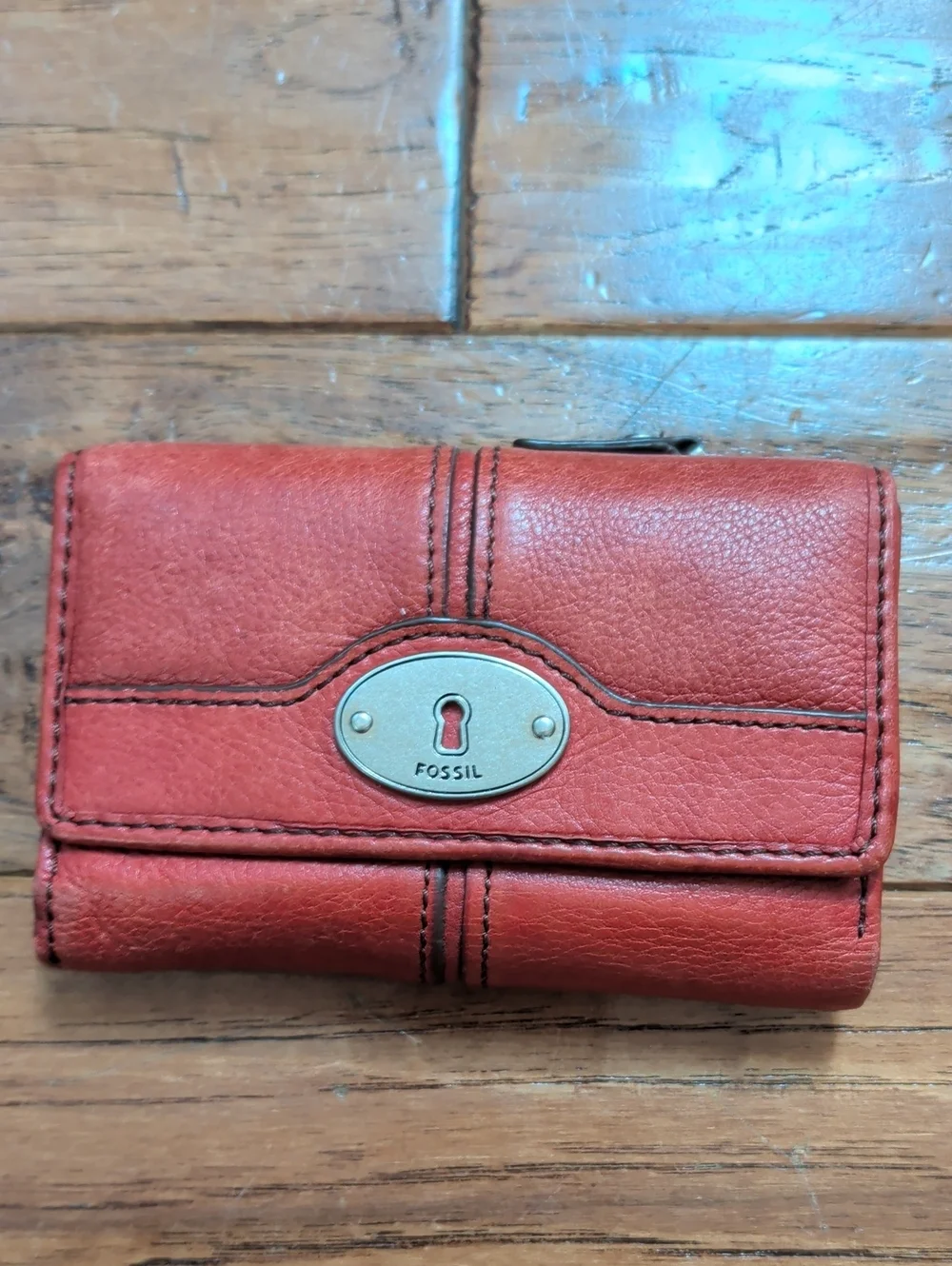 Fossil Red Quad Fold Leather Keyhole Wallet